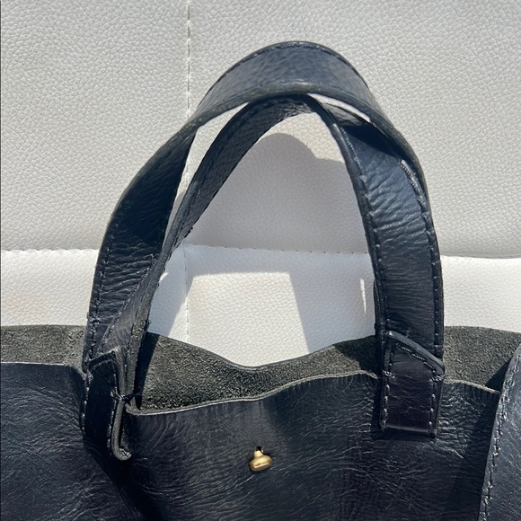 Madewell Black Leather Tote Bag with Vintage Look - Picture 8 of 8